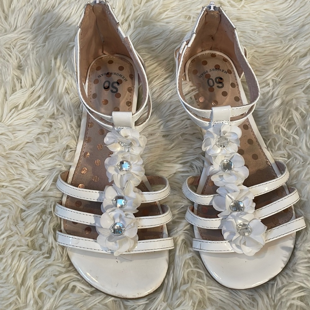 White floral So memory foam sandals